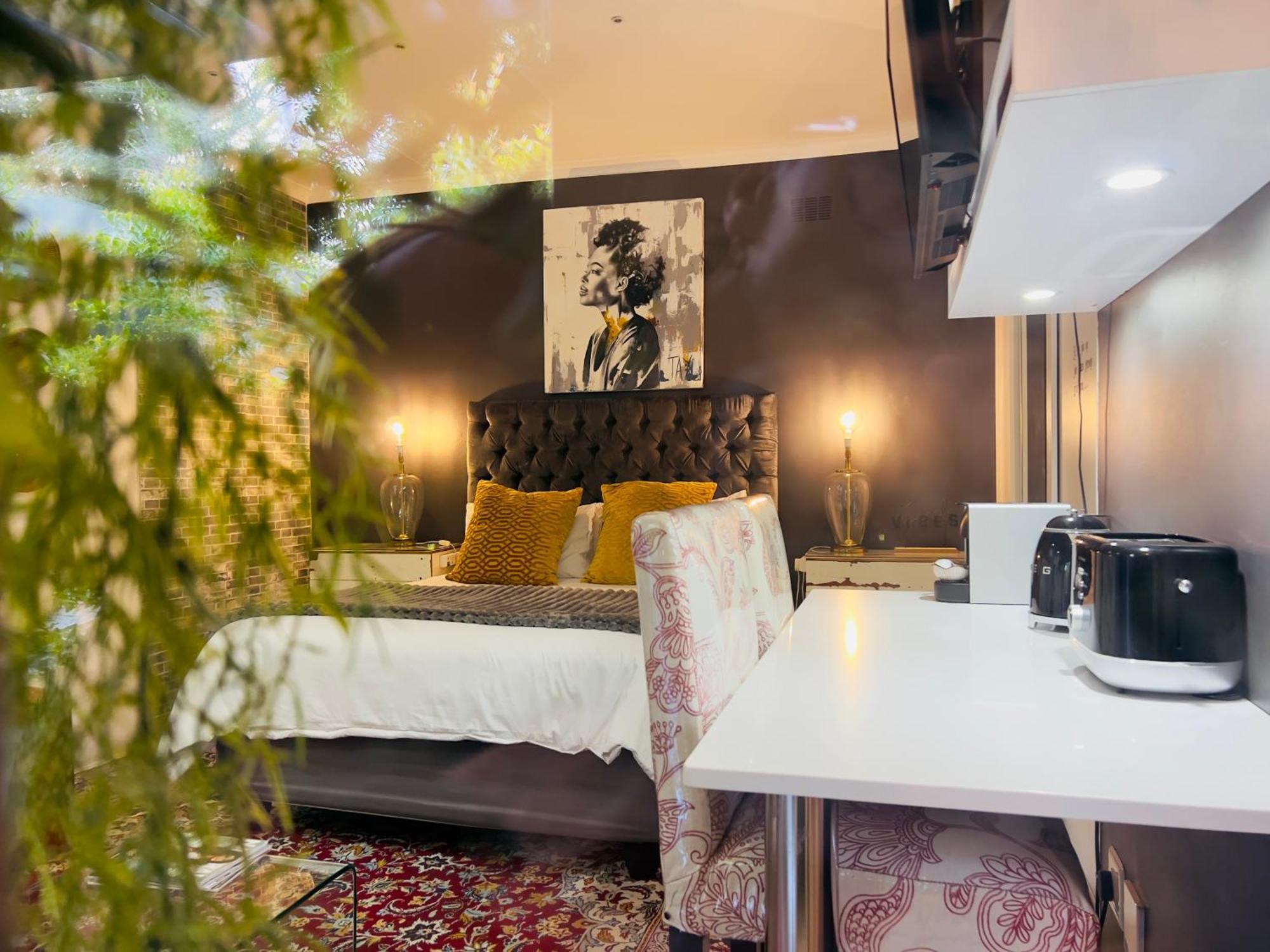 Art-Inspired Bedroom Close To Cbd Mossel Bay Esterno foto
